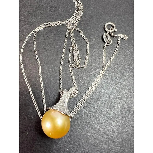 South seas pearl pendant and chain in sterling silver - Picture 2 of 11